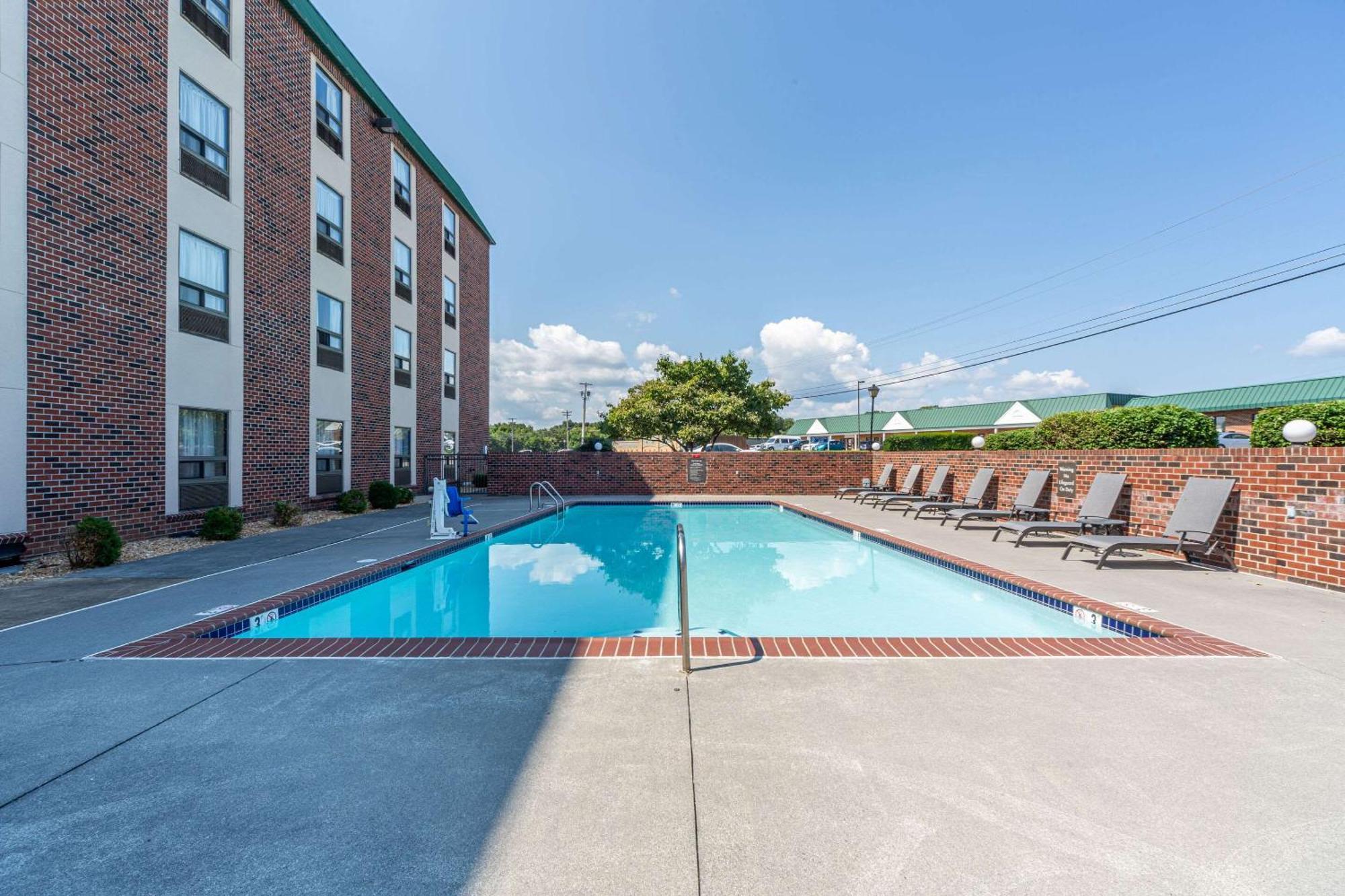 Comfort Inn Aikens Center Martinsburg Exterior foto