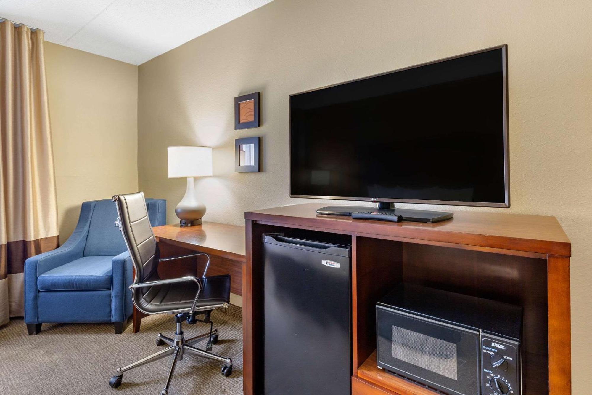 Comfort Inn Aikens Center Martinsburg Exterior foto